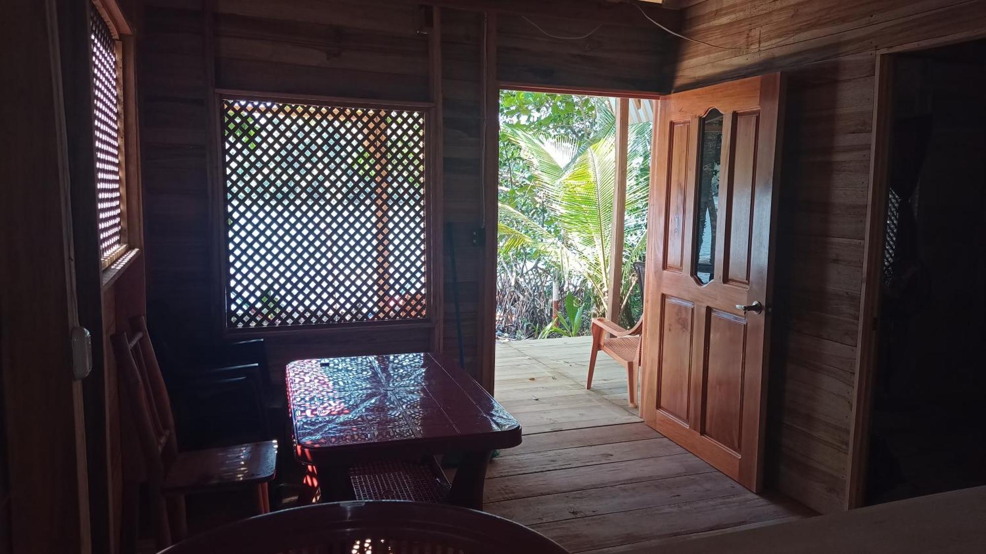 Casa Manati Hotel Lívingston Buitenkant foto